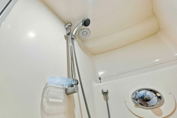2006 Lazzara Yachts 84