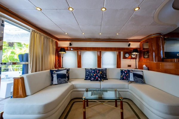2000 Princess 72