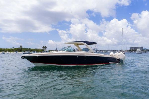 Chris-Craft Launch 35 GT Yacht For Sale