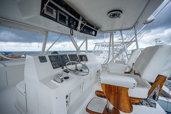 1998 Viking 47