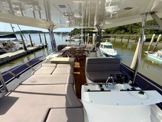 2017 Prestige 56