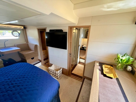 2017 Prestige 56
