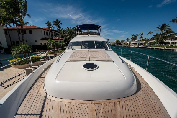 2000 Princess 72