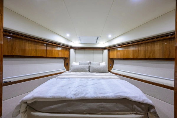 2019 Riviera 54