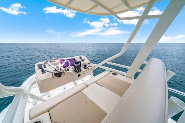 2025 Boston Whaler 38