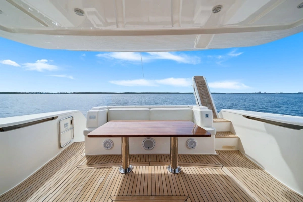 2013 Ferretti Yachts 62