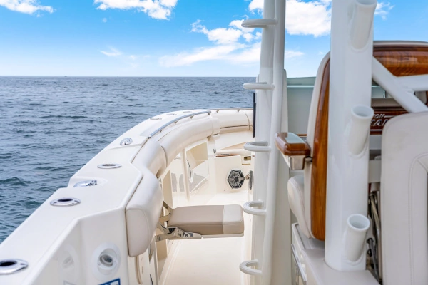 2025 Boston Whaler 38