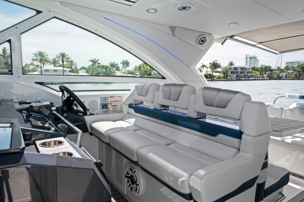 LADY CHAMPAGNE 2 40ft Formula Yacht For Sale