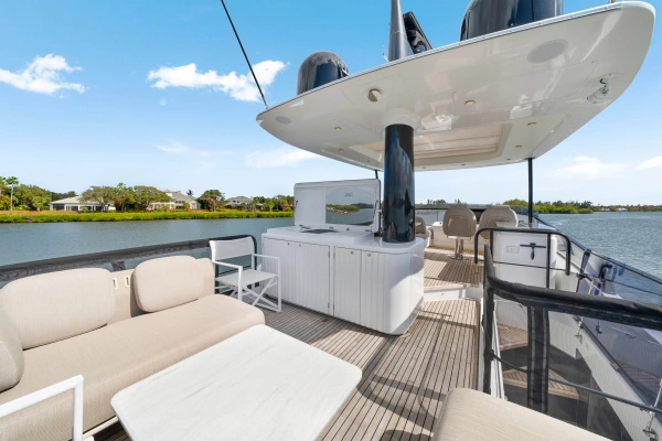 Azimut Magellano 60 Yacht For Sale
