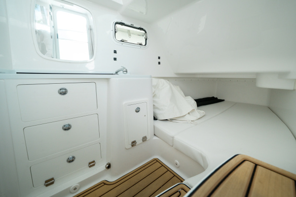 39ft HCB Yacht For Sale
