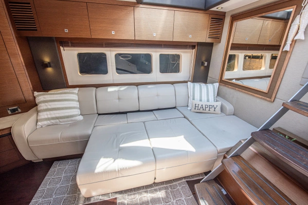 Sea Ray Sundancer 510 Yacht For Sale