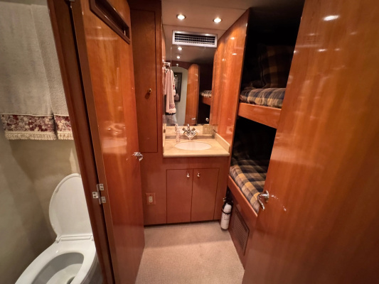 PERFECT LA DEE 75ft Hatteras Yacht For Sale