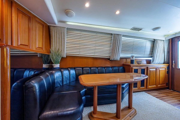 1998 Viking 47