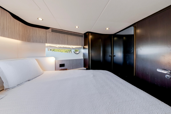 60ft Azimut Yacht For Sale