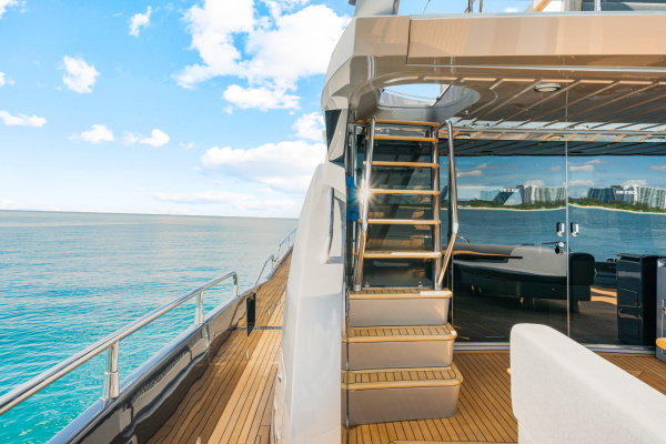 84ft Sunseeker Yacht For Sale