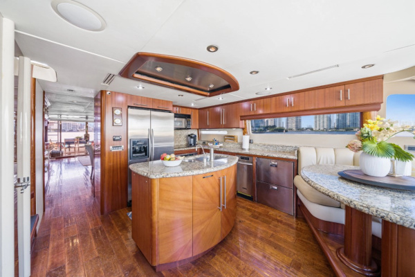 Aphrodite 80ft Lazzara Yachts Yacht For Sale