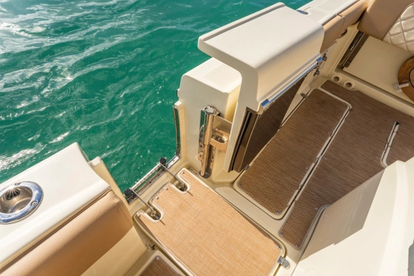 2022 Chris-Craft 30