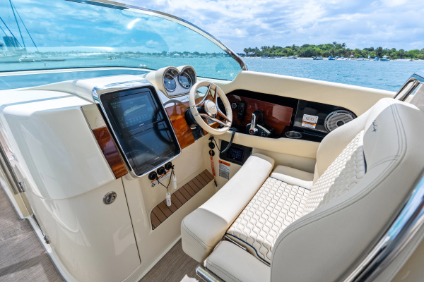 35ft Chris Craft Yacht For Sale