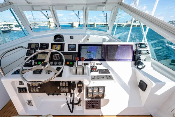 1997 Hatteras 65