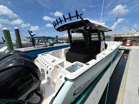 Robalo R360 Yacht For Sale