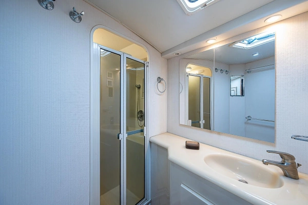 1998 Viking 47