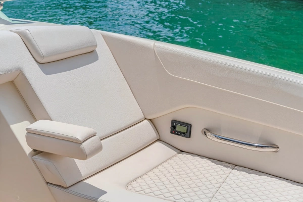 2023 Chris-Craft 35