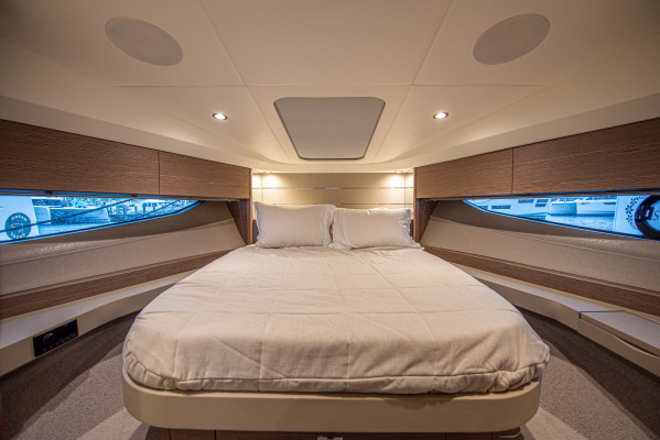 GRAYSKY V 40ft Princess Yacht For Sale