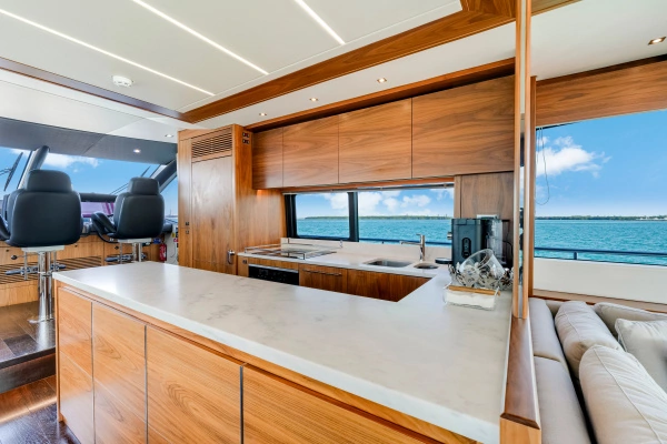 2020 Sunseeker 76