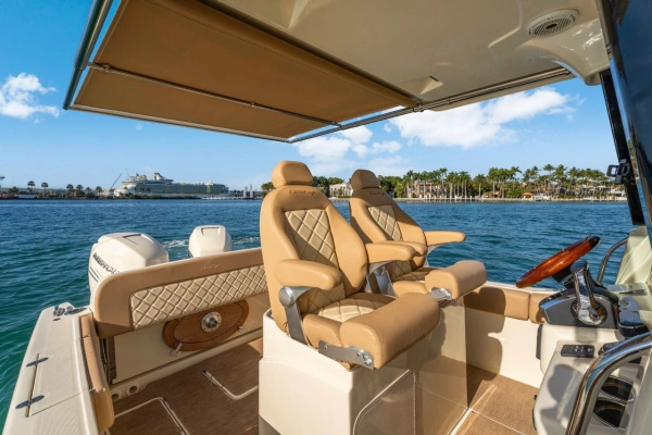 2022 Chris-Craft 30