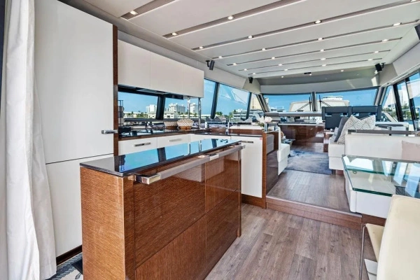 2018 Prestige 68