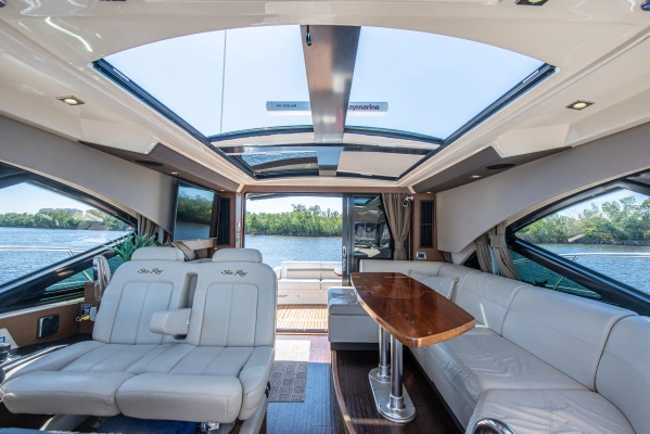 Sea Ray Sundancer 510 Yacht For Sale