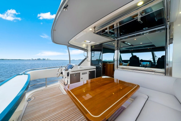 2025 Riviera 72