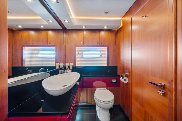 Sunseeker Predator 84 Yacht For Sale