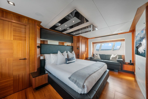 Sunseeker Predator 84 Yacht For Sale