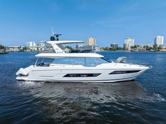 Photo of the 2018 Prestige 680
