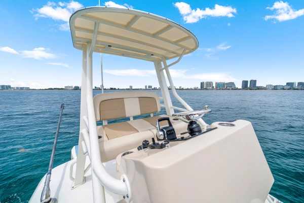 2025 Boston Whaler 38