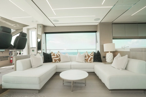 2025 Sunseeker 76