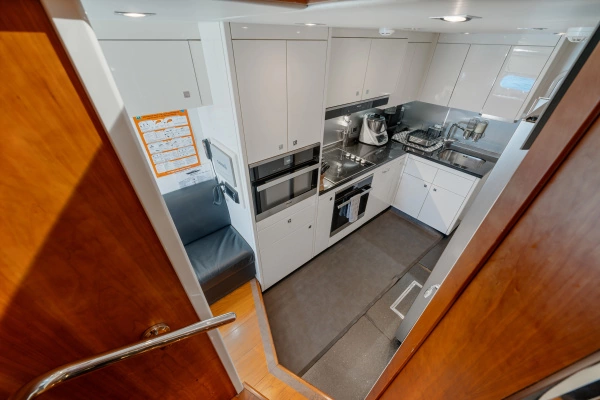 Sunseeker Predator 84 Yacht For Sale