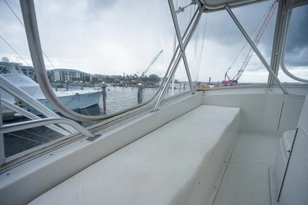 1998 Viking 47