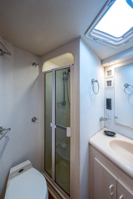 1998 Viking 47