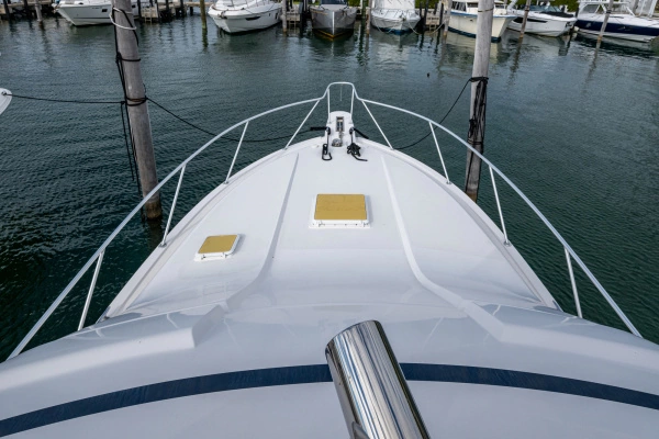 2001 Bertram 39