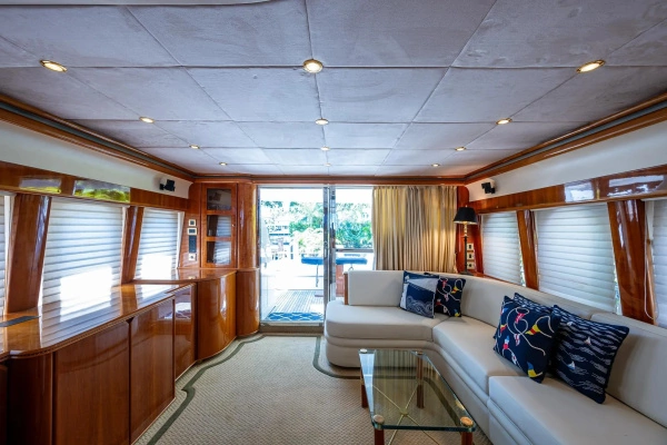 2000 Princess 72
