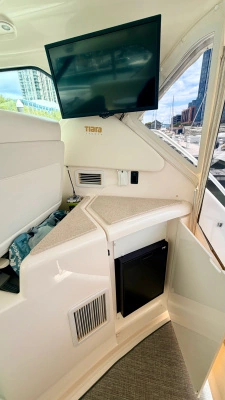 2009 Tiara Yachts 43