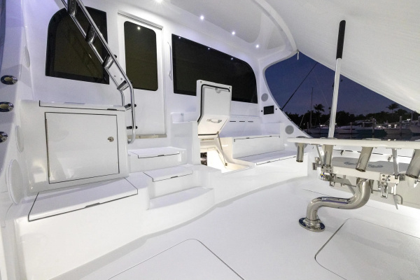 70ft Hatteras Yacht For Sale