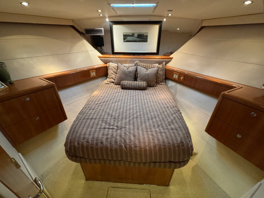 PERFECT LA DEE 75ft Hatteras Yacht For Sale