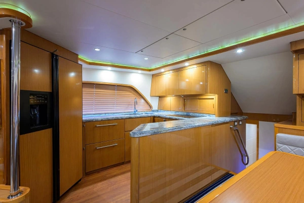 Bertram 700 Yacht For Sale