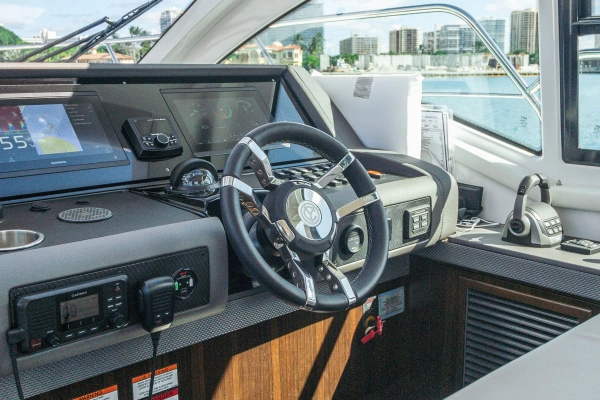 2023 Cruisers Yachts 42