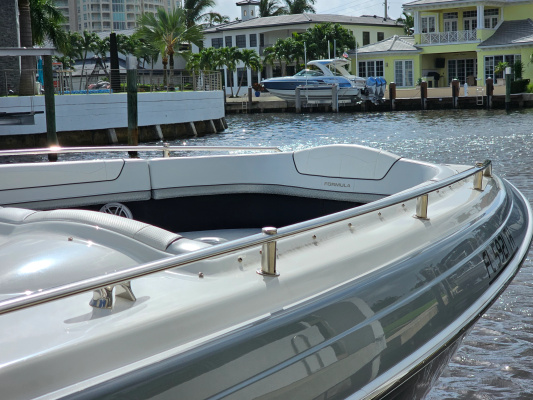 OUTER SPACE 35ft Formula Yacht For Sale