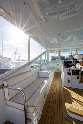 1997 Hatteras 65