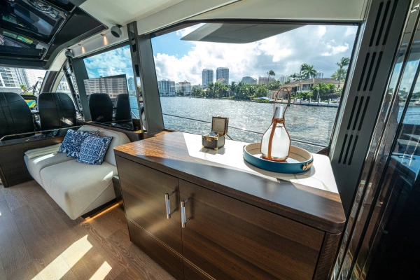 2022 Sunseeker 65